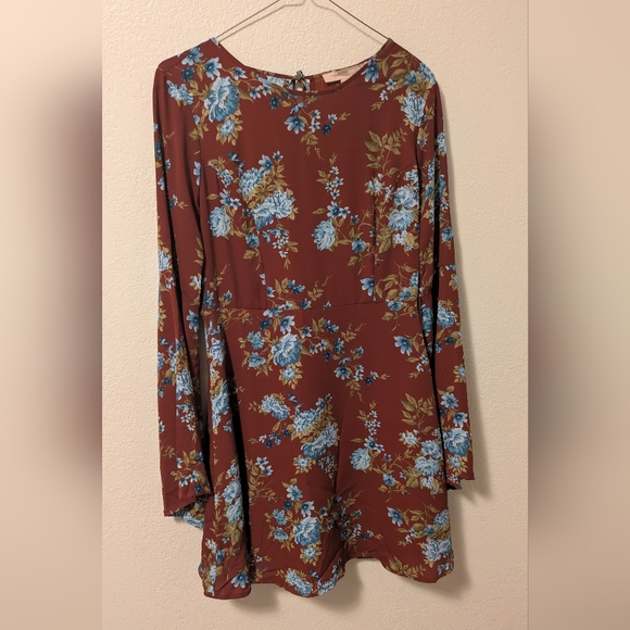 Forever 21 Dresses & Skirts - Forever 21 Floral Long Sleeve Dress
